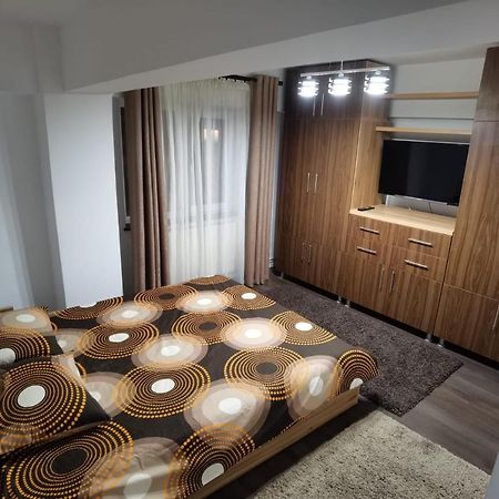 Apartament - Central Târgu Jiu Екстериор снимка