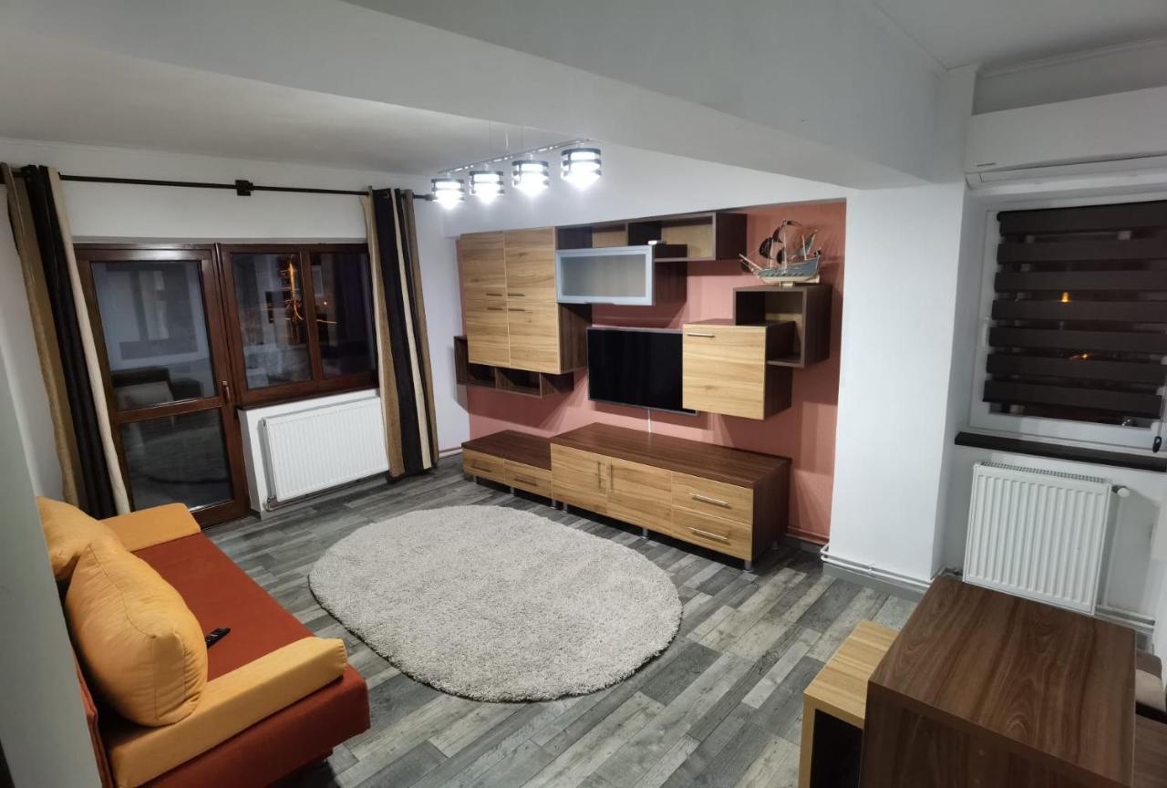 Apartament - Central Târgu Jiu Екстериор снимка