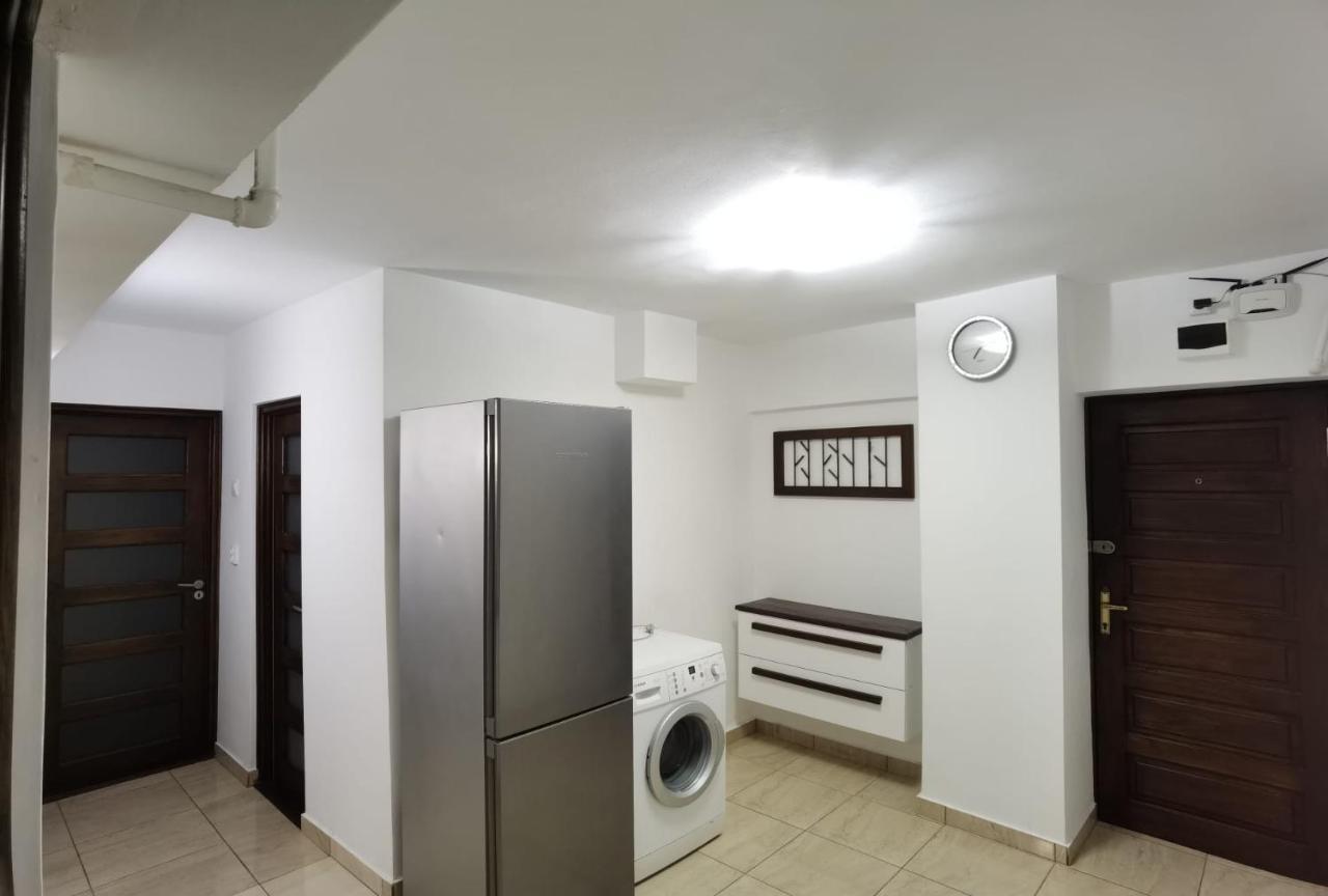 Apartament - Central Târgu Jiu Екстериор снимка