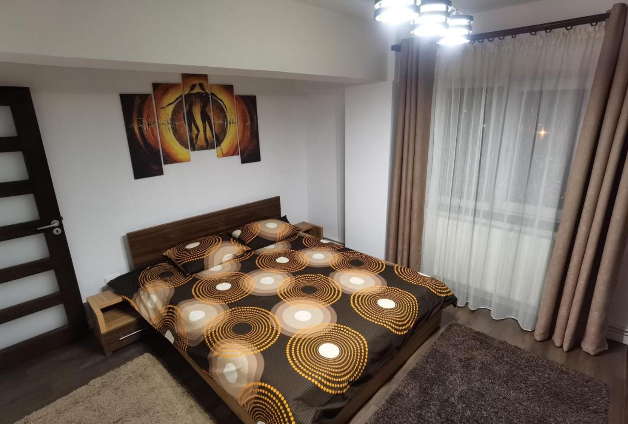 Apartament - Central Târgu Jiu Екстериор снимка