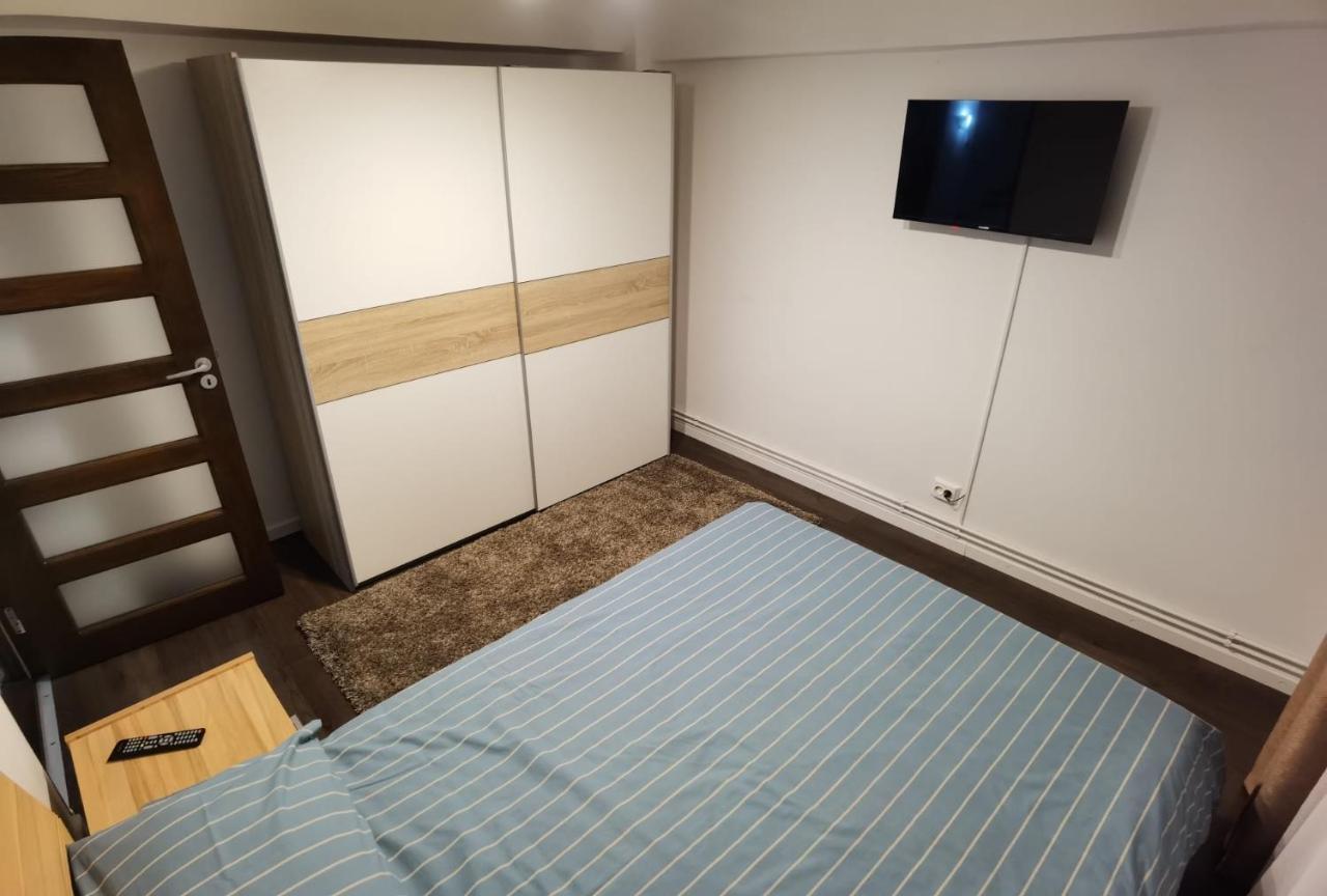 Apartament - Central Târgu Jiu Екстериор снимка
