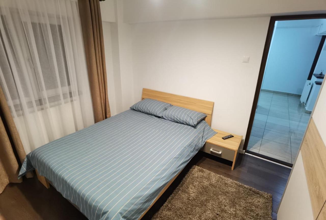 Apartament - Central Târgu Jiu Екстериор снимка