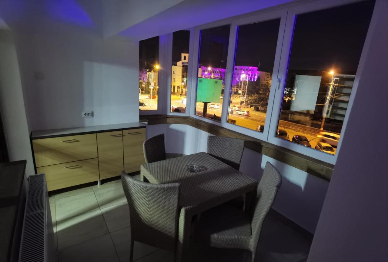 Apartament - Central Târgu Jiu Екстериор снимка
